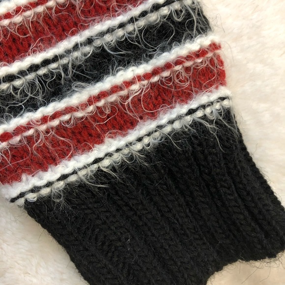 Incredible Black with burgundy and white Women’s sweater Red Rosa Brand. - Picture 7 of 9